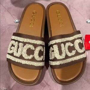 Inspired Women's Tan and Cream Slide Sandals G u c c i 🤎